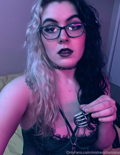 mistressdamiana pretty model img