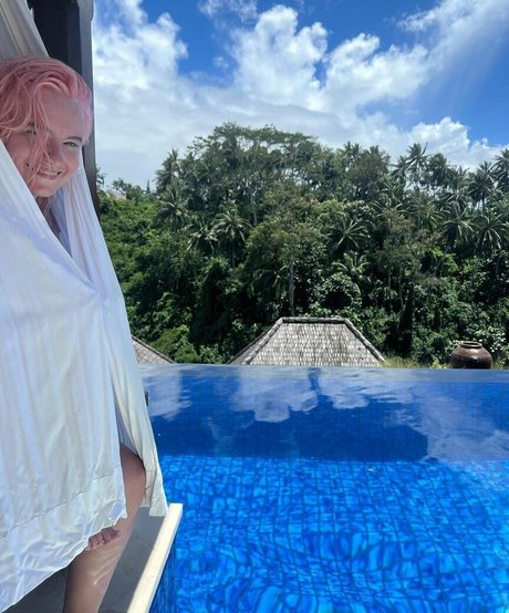 swimming pool onlyfans sexy galleries