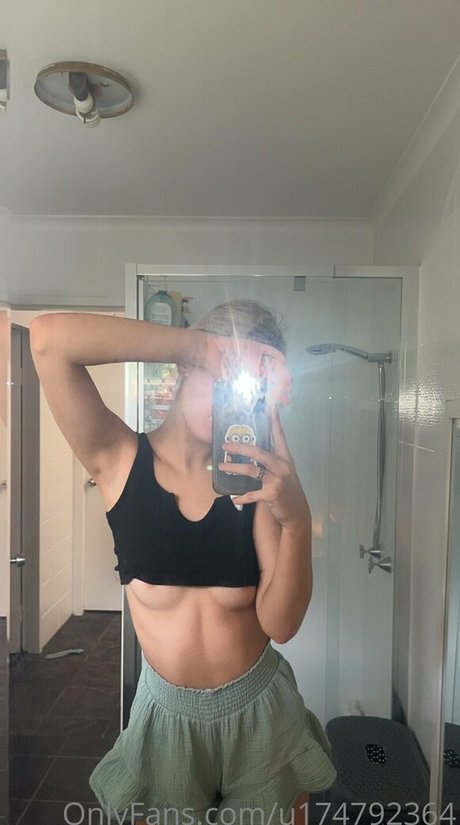 asian young onlyfans sexy naked photo