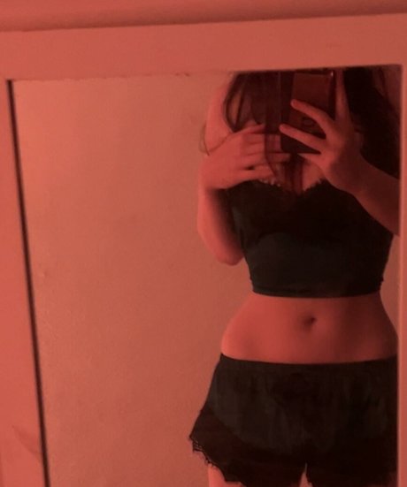 Eleri Evans star naked gallery