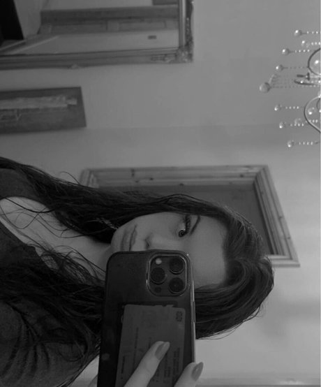 Eleri Evans star erotic image