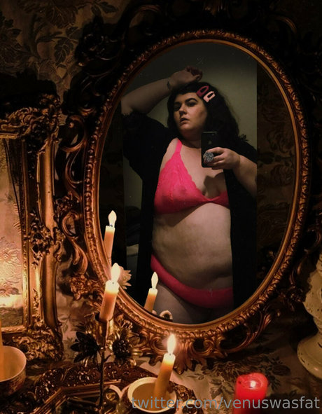 tattooed shemale onlyfans sexy pictures