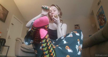 sativaskies pornstar hot image