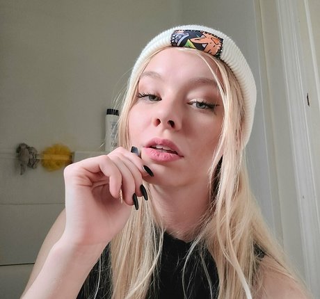 sativaskies erotic actress pics