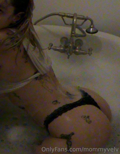 Velvetears erotic star img