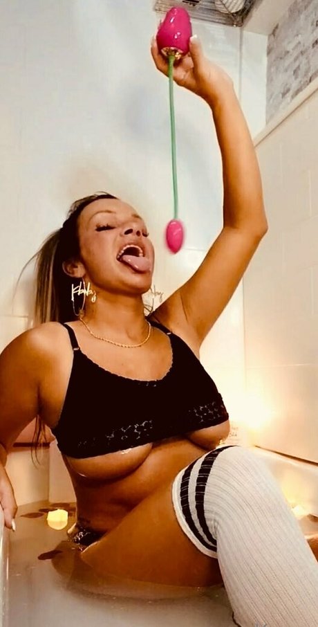 kbaecutie1 naked actress photos