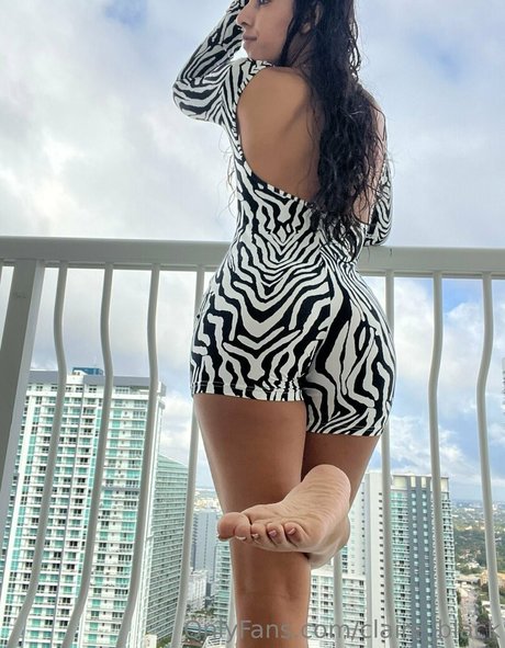 claire black pretty actress photo