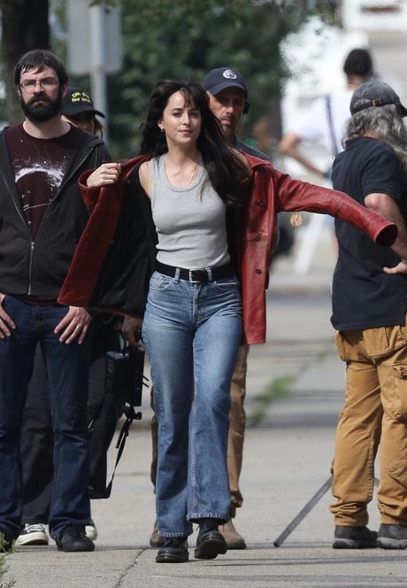 Dakota Johnson erotic star pic