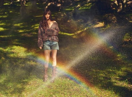 Dakota Johnson free actress img