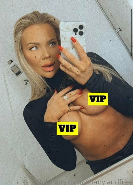 julianylandfree erotic actress picture