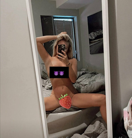 julianylandfree pornstar free photo