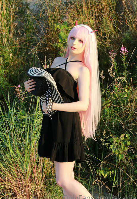 blonde babe onlyfans perfect images