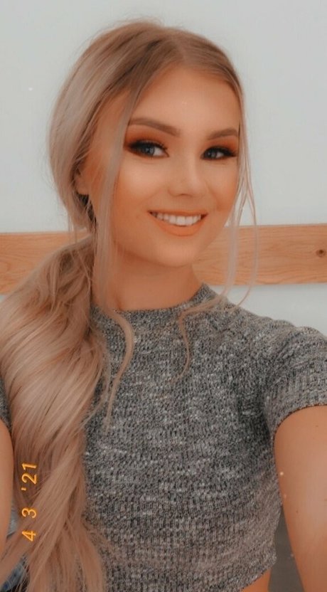 fitbunbabe pornstar art picture