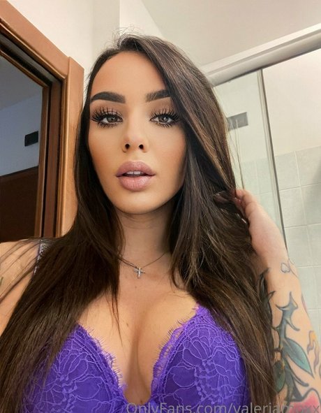 valeriamoxx hot model img