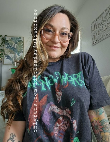 feet milf onlyfans hot sexy picture