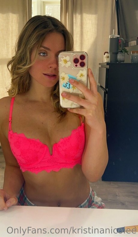 kristinanicolee model nude img