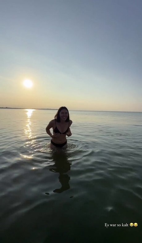 Shanti Tan sex pornstar pictures