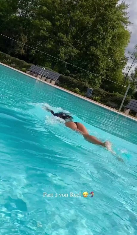 Shanti Tan pornographic model pic