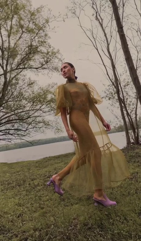 Shanti Tan beautiful model photo