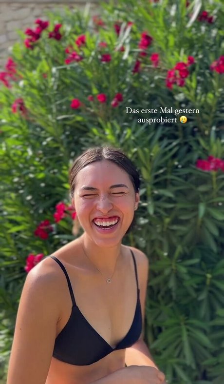 Shanti Tan sexy actress picture