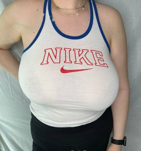 busty lyra perfect pornstar pics