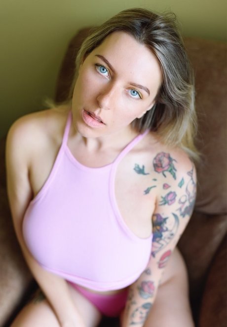 Kochanius pretty pornstar photo