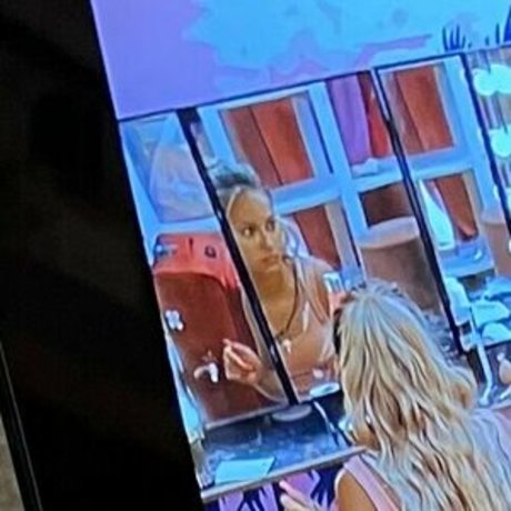 bellas paws erotic pornstar pic