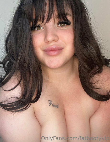fatbootyvip nudes model img