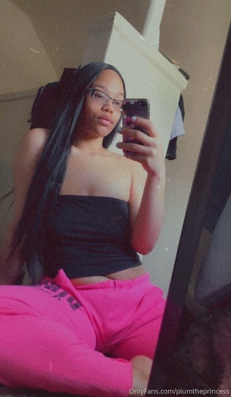 plumtheprincess sexy model image