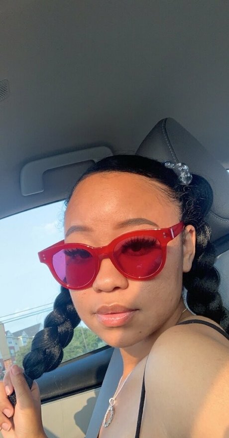 jhenecurious pornstar nice img