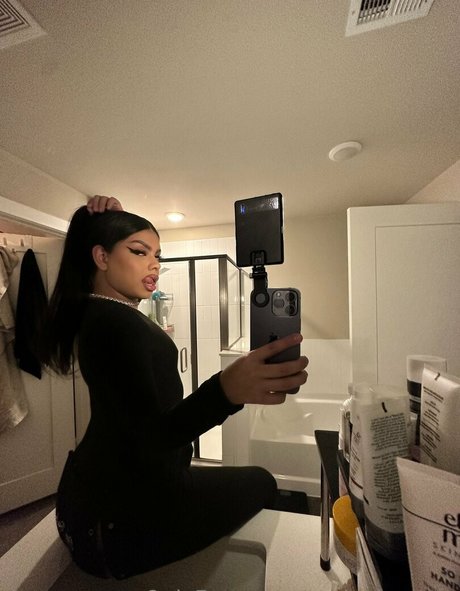 urplaybunnyy sex model archive