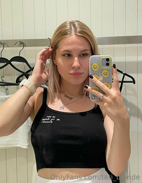 tati blonde star pic