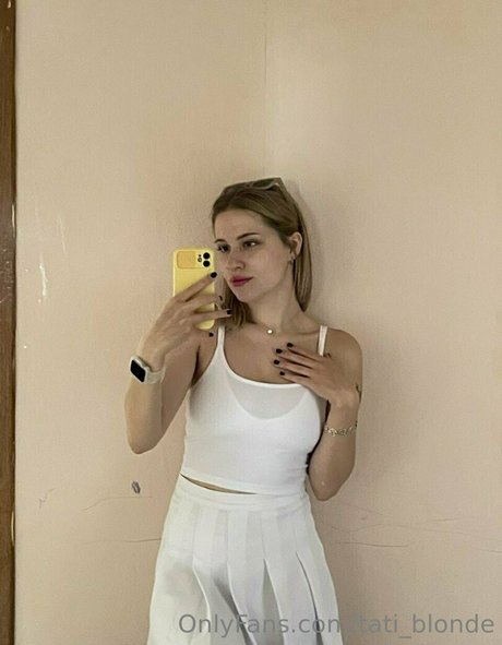 tati blonde pretty star pics