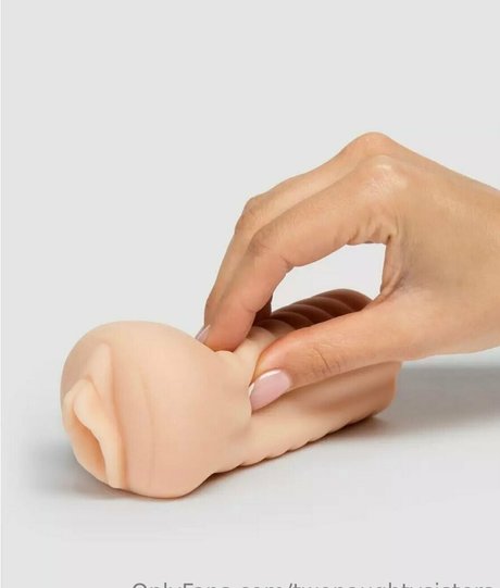 twonaughtysisters sexy model images