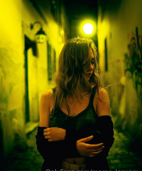 margo leevony sexy actress pic