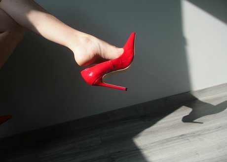 Sweetoest Roby model naked pictures