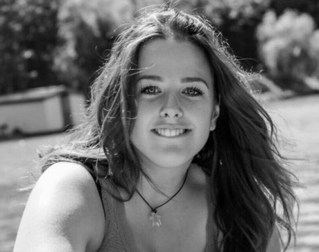 Pika Mikelj model porn image