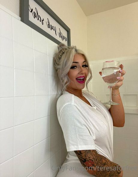 teresaforfree model art galleries