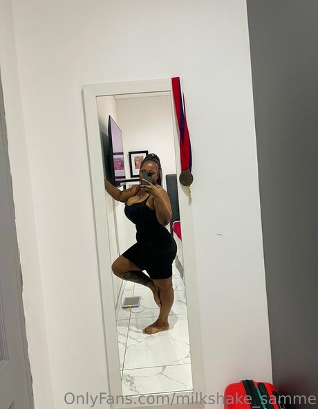 Milkshake Samme model pretty picture