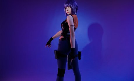 OwlLit model exclusive photos