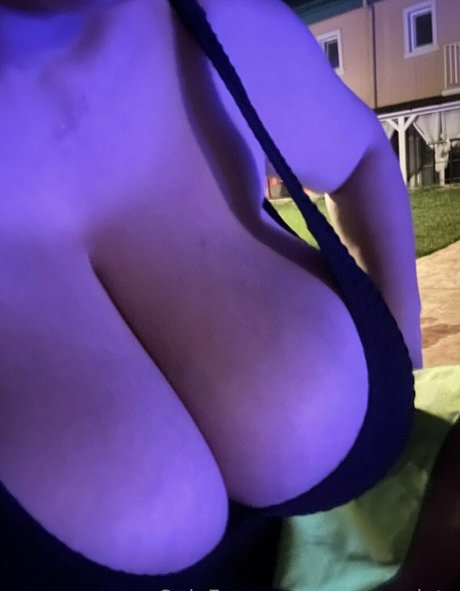 sexycreolyta model naked image