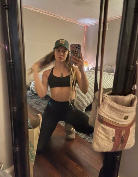 thatbellababy art model picture