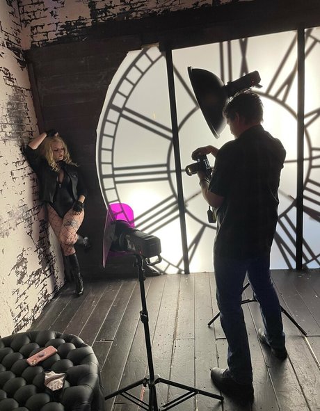 TheCosplayBunny art model picture