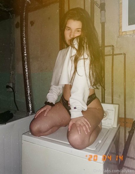 allyken erotic model galleries