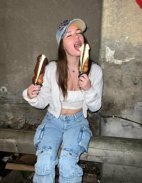 allyken xxx actress pics