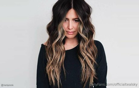 officialtealsky model sexy images