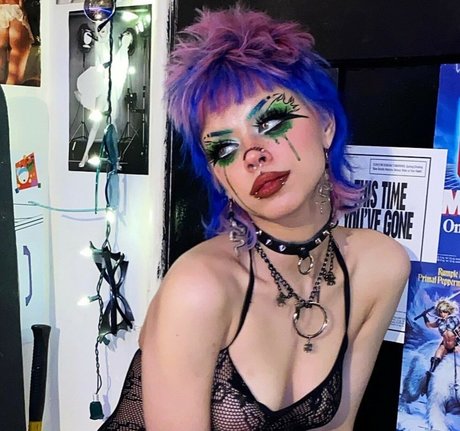 Death2Honey perfect pornstar image