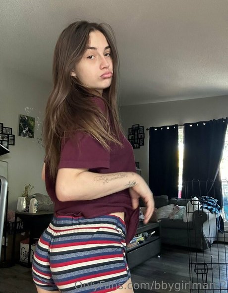 bbygirlmari 2 exclusive model photo