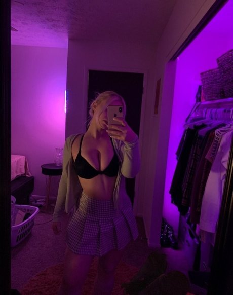 Daniriii art actress photos