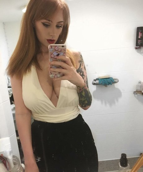 Hollie Rutter top actress images